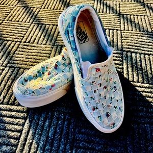 New Vans Slip-On Stackform Woven Denim/Floral Sneakers Platform Shoes.